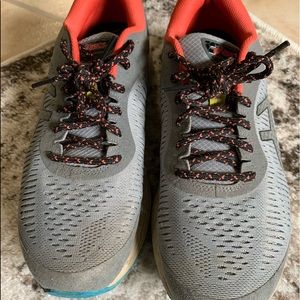 Men’s ASICS tennis shoes